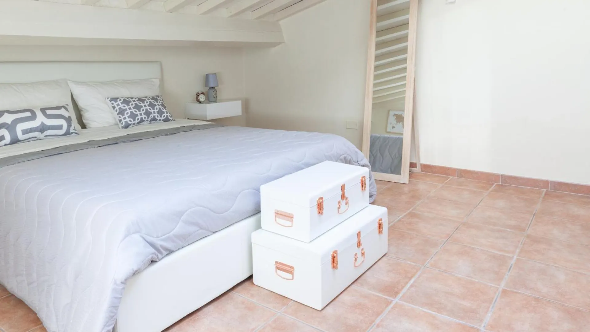 Appartamento White Attic Lucca Italia