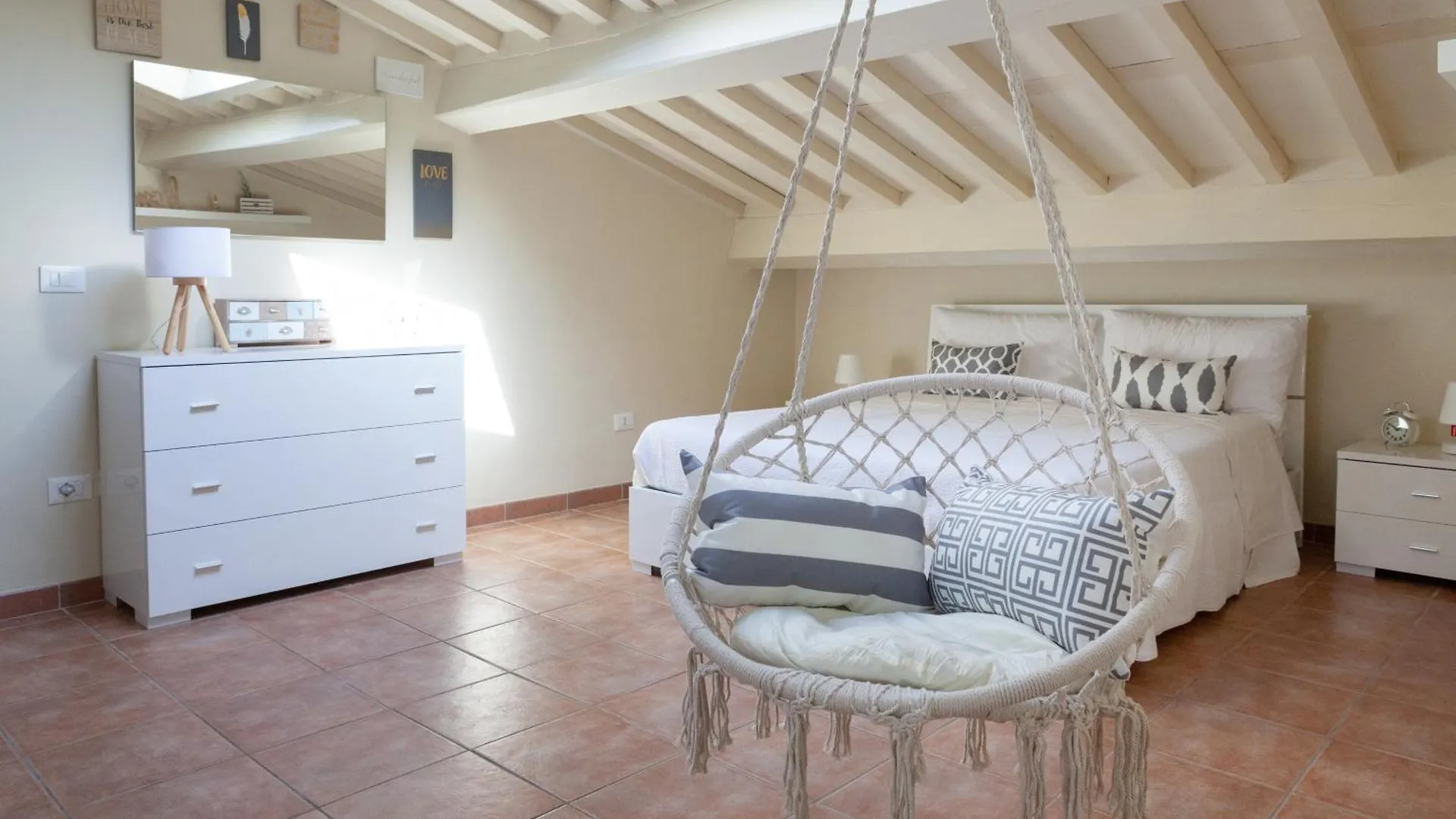 White Attic Lucca Apartment Italy