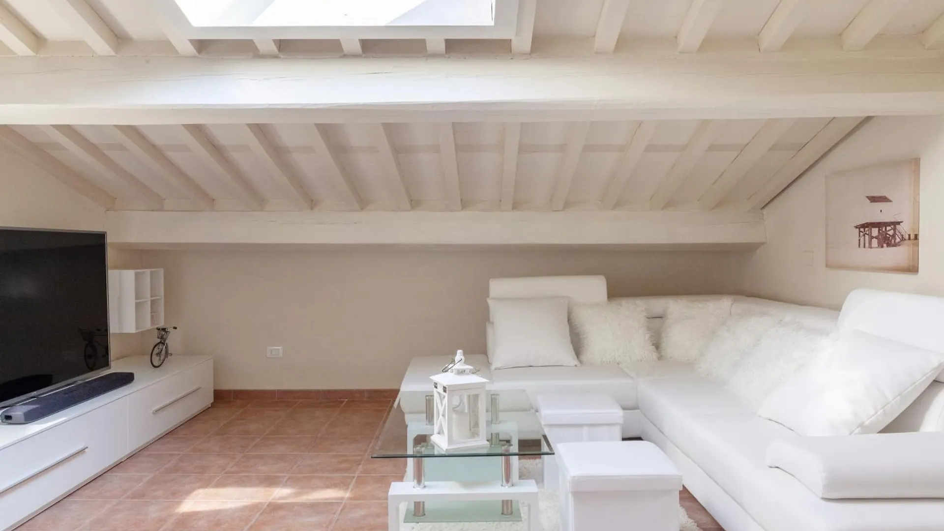 Appartamento White Attic Lucca